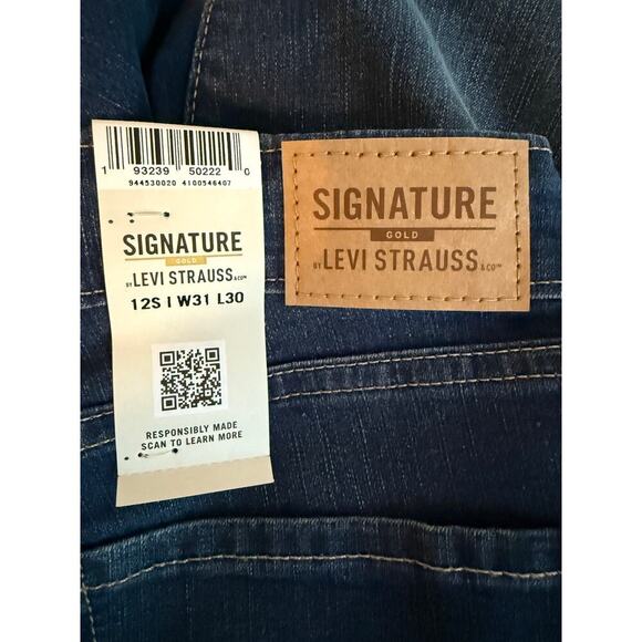 Levi Strauss Signature Gold Totally Shaping Bootcut Jeans Women’s 12 Short NWT - Picture 6 of 8